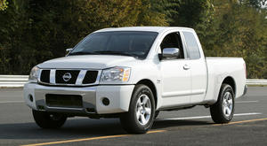 Nissan Titan King Cab 002